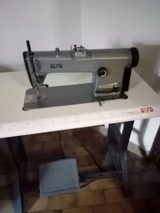 Máquina de coser Alfa industrial