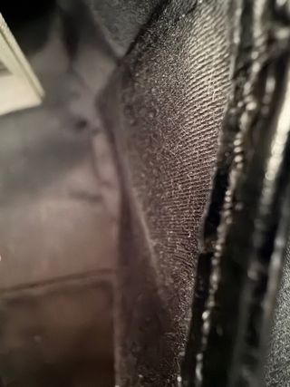 Bolso Uterqüe negro efecto piel cocodrilo