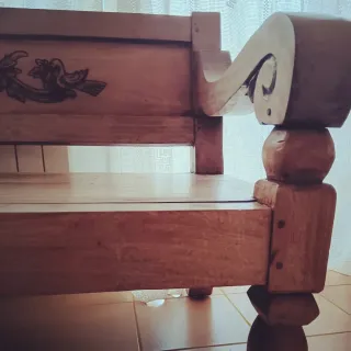 Banco de madera tropical
