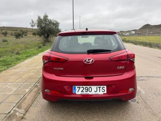 Hyundai i20 1.2 MPI (84cv) - Impecable, Libro