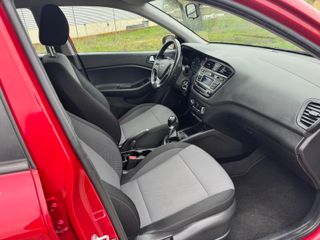 Hyundai i20 1.2 MPI (84cv) - Impecable, Libro