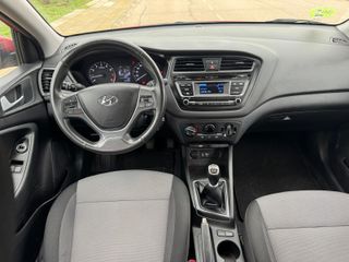 Hyundai i20 1.2 MPI (84cv) - Impecable, Libro