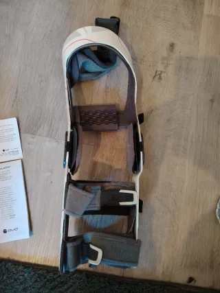 Rodillera DonJoy Articulada Derecha