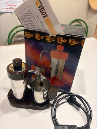 Caffettiera elettrica Velox vintage.