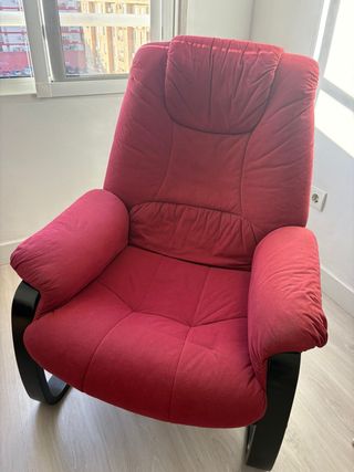 Butaca mecedora granate tela