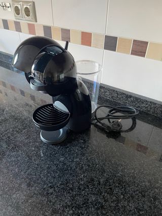 Cafetera Dolce Gusto Negra