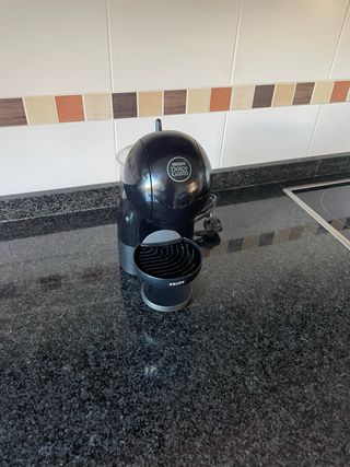 Cafetera Dolce Gusto Negra