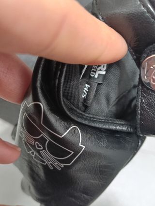 Guantes Karl Lagerfeld sin dedos