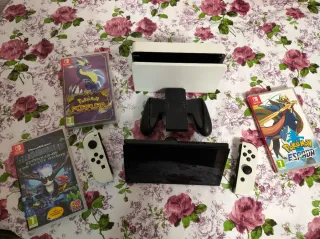 Nintendo Switch OLED + 3 Giochi
