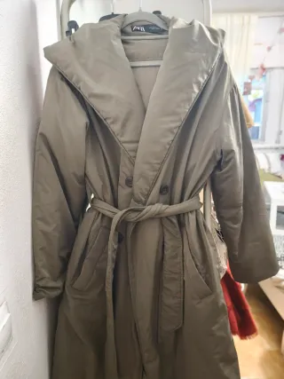 Abrigo largo Zara verde oliva