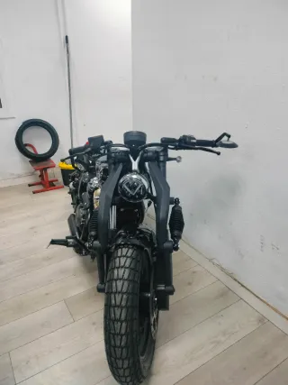 Benda Napoleón 125 Negra 2026