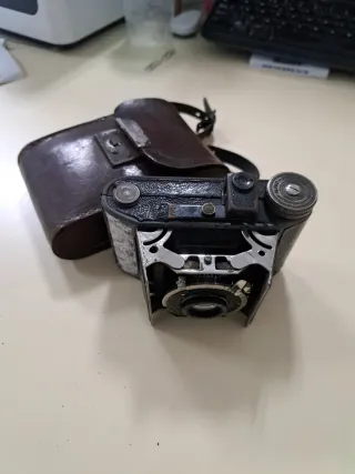 Cámara Antigua Vintage con Funda de Cuero