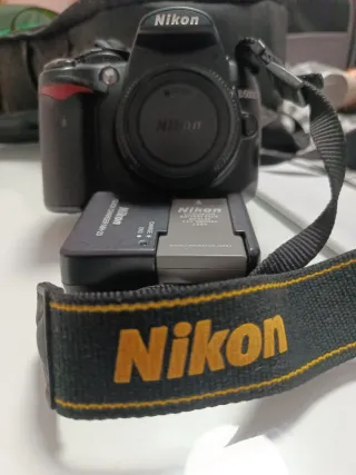 Cámara Nikon D5000 + Cargador MH-23