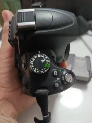 Cámara Nikon D5000 + Cargador MH-23