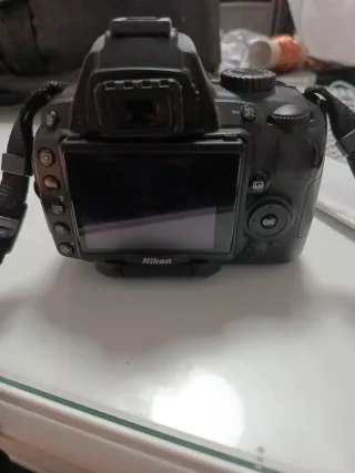 Cámara Nikon D5000 + Cargador MH-23