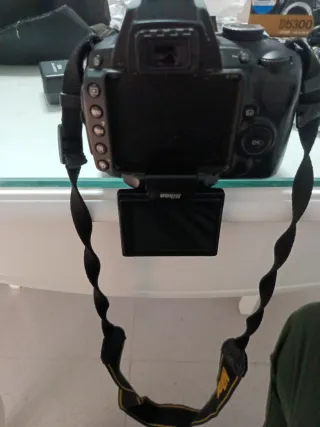 Cámara Nikon D5000 + Cargador MH-23