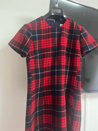 Abito a quadri rosso e nero