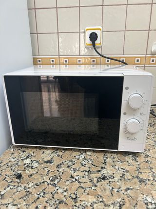 Microondas blanco comprado en diciembre