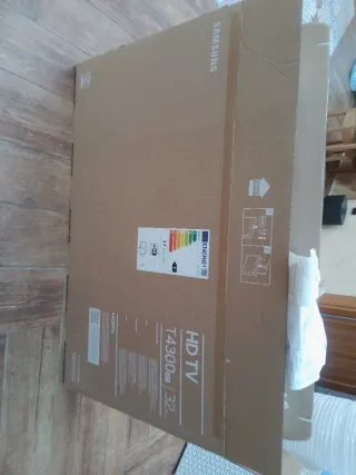 Televisor Samsung HD TV T4300 32 pulgadas