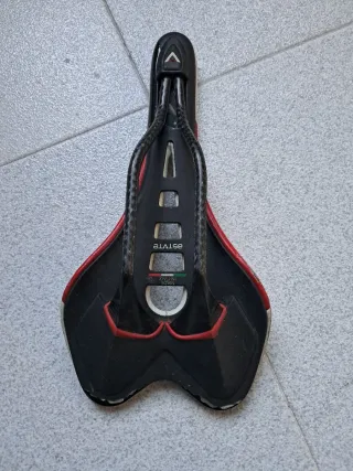 Sillín de carbono blanco