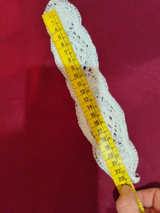 Encaje de bolillos artesanal antiguo.