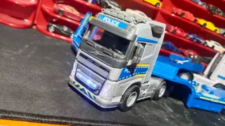 Camión Volvo Policía