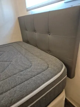 Canapé abatible y colchón de 105x200.