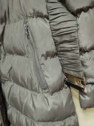 Cappotto imbottito marrone con cintura