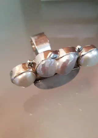 Anillo perlas barrocas y piedra de luna