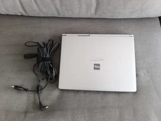 Portátil Fujitsu Siemens LIFEBOOK