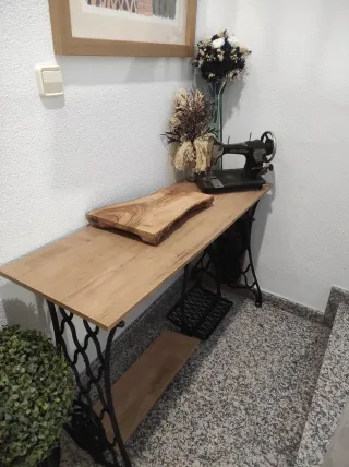 Máquina de coser antigua restaurada