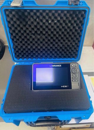 GPS Lowrance HDS7 y Maletin.