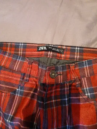 Pantaloni Zara a quadri rossi