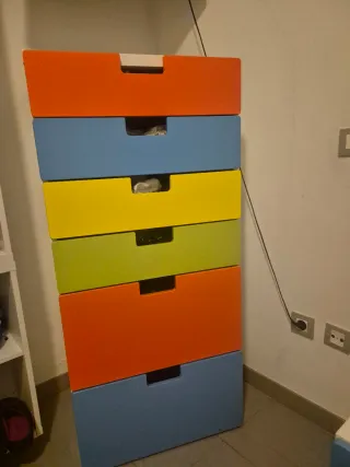 Cómoda infantil y baúl de madera