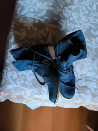Botines de ante azul