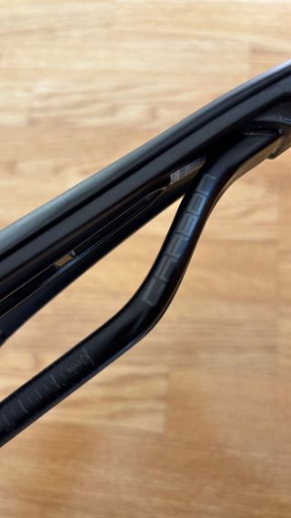 Sillín ciclismo PRO FALCON TEAM AF CARBON