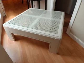 Mesa de centro con tapa de cristal