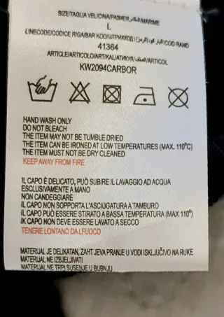 Cardigan nero con decorazioni