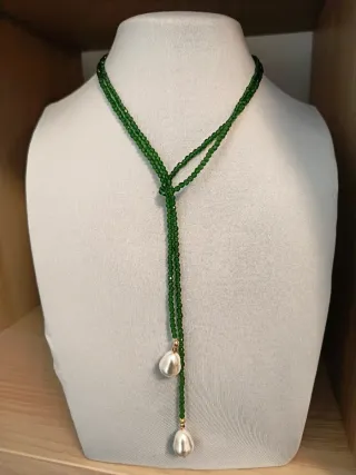 Collana sciarpa con perle e cristalli verdi