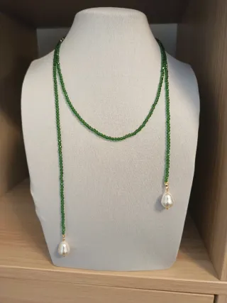 Collana sciarpa con perle e cristalli verdi