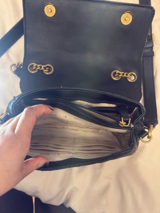 Bolso Guess bandolera negro