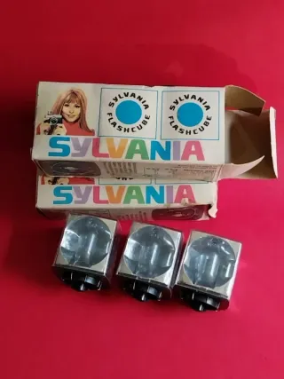 Lote 2 Cajas Sylvania Flashcube y 1 Magicube