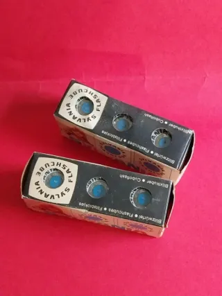 Lote 2 Cajas Sylvania Flashcube y 1 Magicube