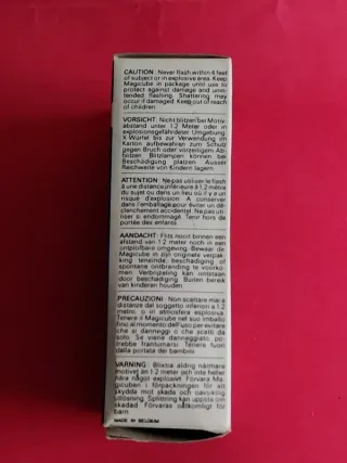 Lote 2 Cajas Sylvania Flashcube y 1 Magicube