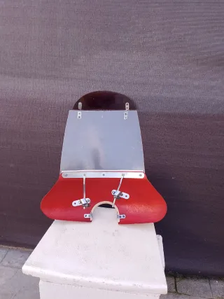 Cúpula Vespa Roja y Transparente