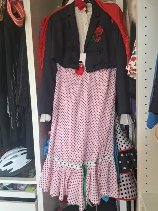 Traje de flamenca rojo y blanco