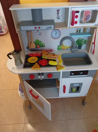 Cocinita infantil de madera