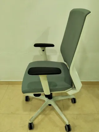 Sedia ergonomica per ufficio (possibilità di 2 sedie)