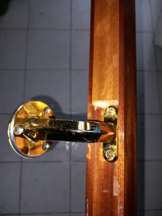 Pasamanos de madera para escalera