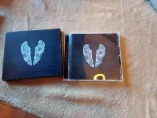 CD NIRVANA (2) Y COLDPLAY